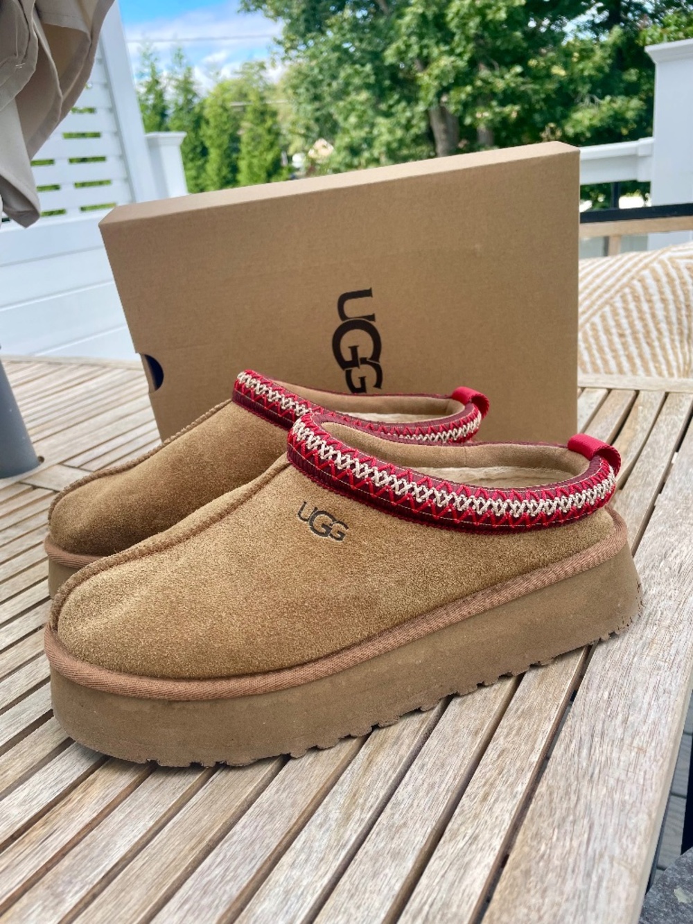 UGG Tazz Platform Slippers Chestnut Women's Size 9
